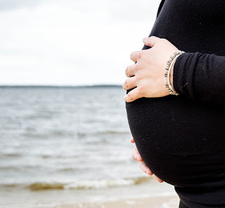 Quando è preoccupante il mal di pancia in gravidanza?